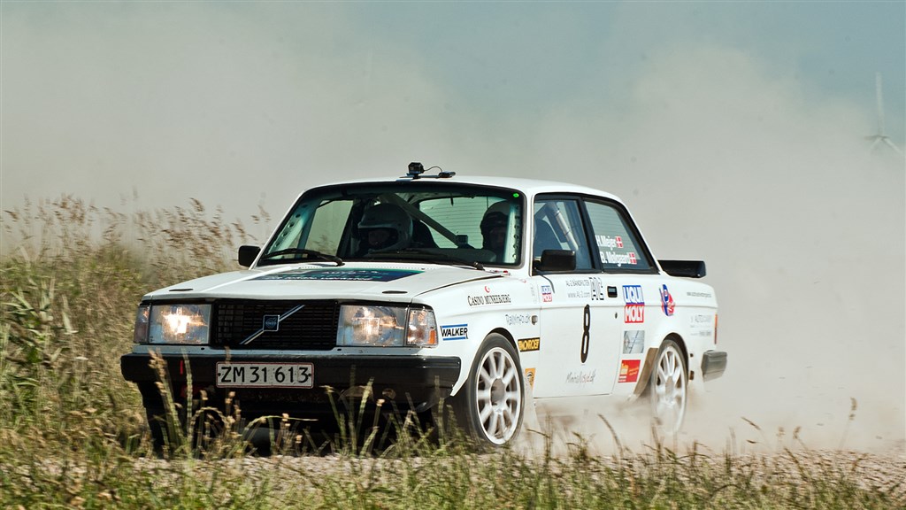 Heino Mejer og Bo Mølgaard måtte udgå i DM5, hvilket betød at de måtte aflevere føringen i DM sammenhæng til den ældre generation i teamet, Kurt Mejer og Steen Bøgelund
(Foto: rallypics.dk / Viggo Johansen)